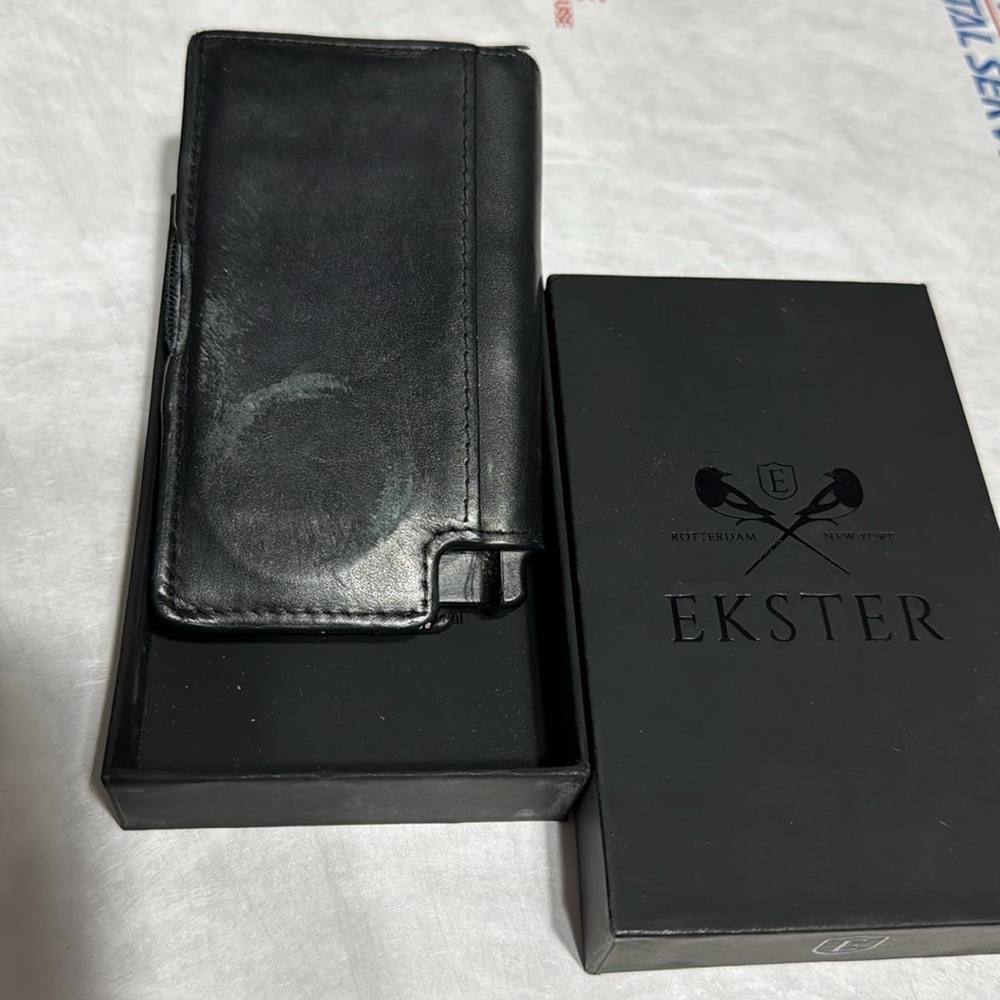 Eskter Mens Wallet: Parliment style - Picture 6 of 8